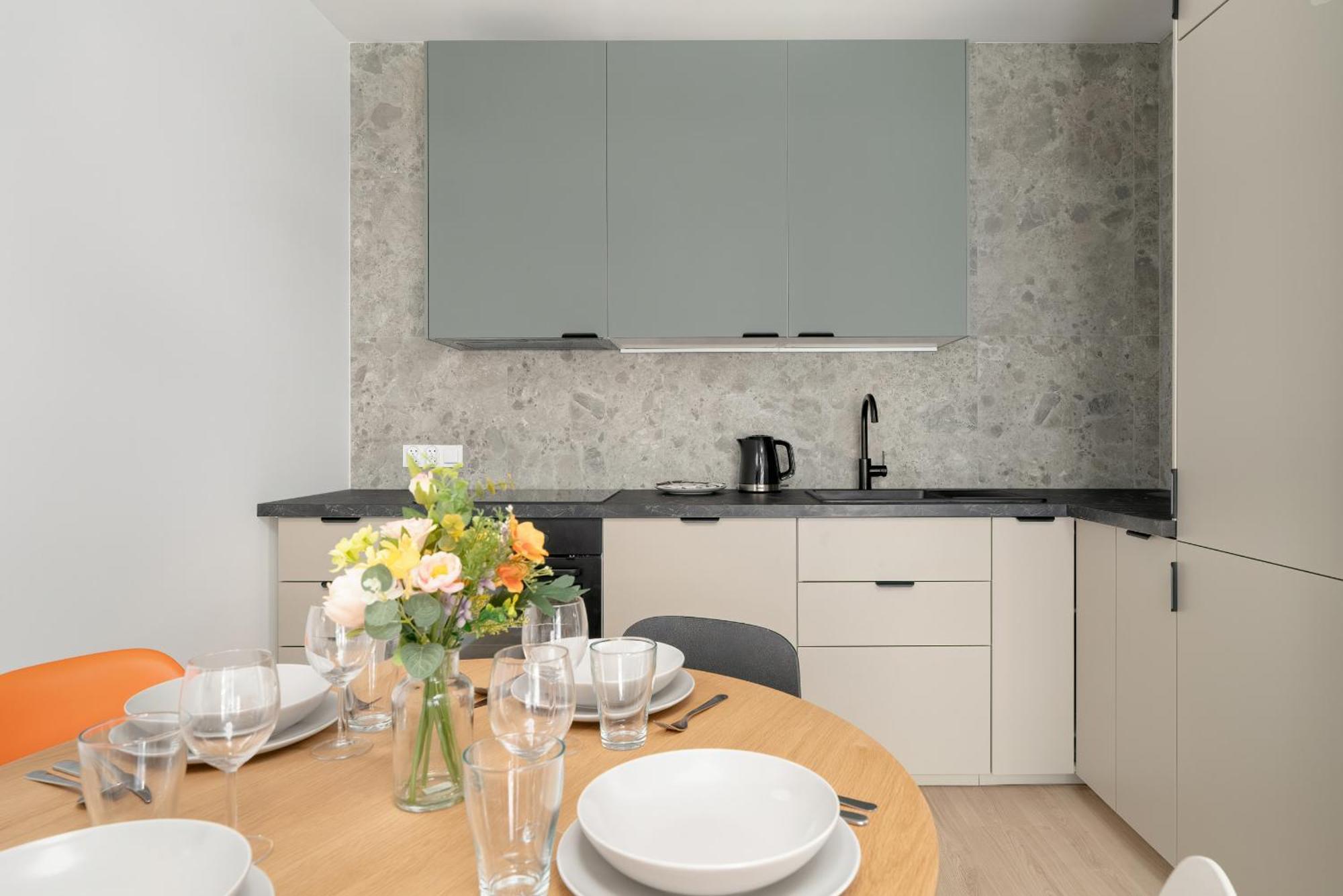 Apartment Nowoczesny Z Parkingiem I Klimatyzacja W Poznaniu By Renters *
