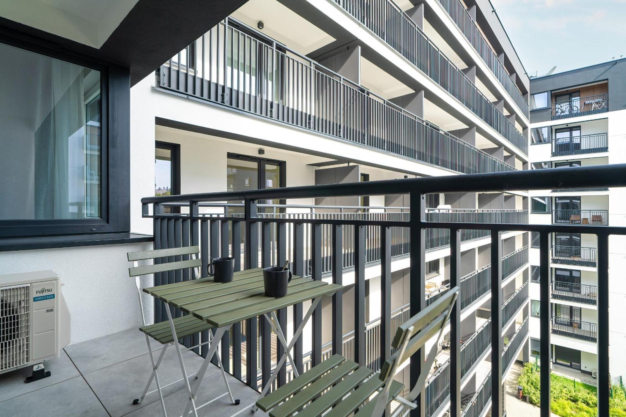Nowoczesny Z Parkingiem I Klimatyzacja W Poznaniu By Renters Apartment *